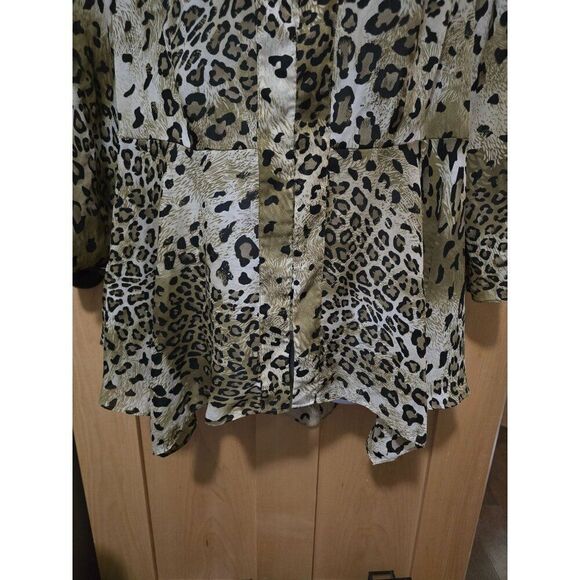 Leopard Print Button-Up Flowy Blouse W 3/4 Sleeves & V-Neck animal mob wife 2x - Picture 6 of 13